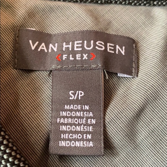 NWT Van Heusen Classic Fit Tee - Picture 2 of 7